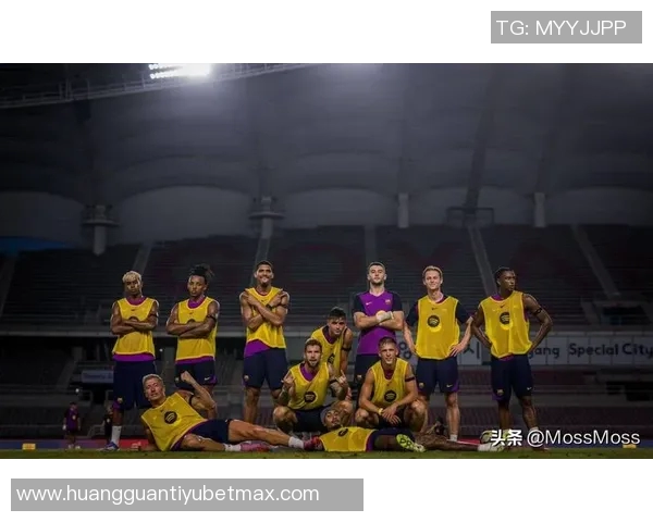 拉菲尼亚缺席训练情况堪忧孔德相对较好引发关注 拉菲尼亚缺席训练情况堪忧孔德相对较好引发关注