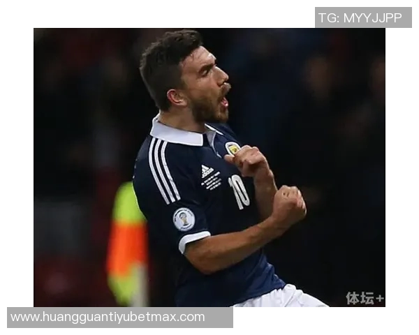 穆勒第96分钟绝杀进球震撼全场直面三名防守球员展现超强实力