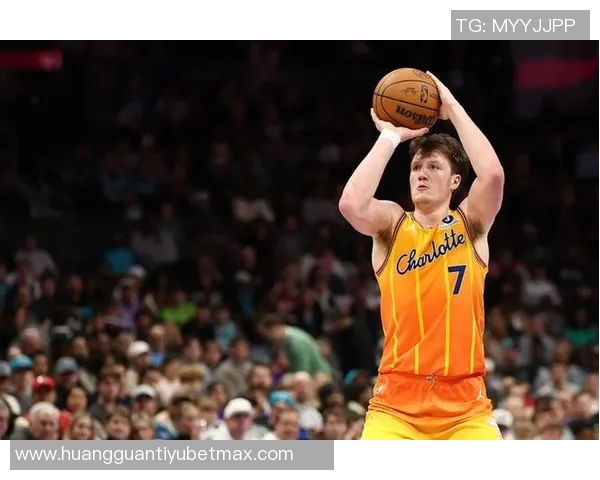 克尼佩尔全场表现惊艳17投10中三分球6中6砍下28分5篮板7助攻3抢断正负值高达18